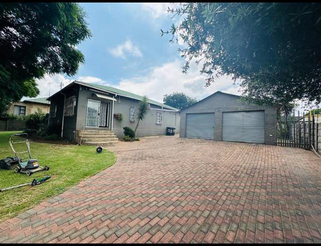 3 BEDROOM HOUSE FOR SALE IN ELSBURG